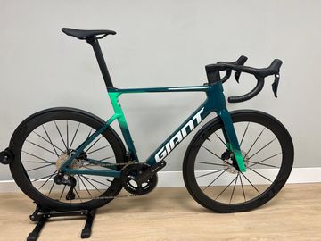 Używany Giant Propel Advanced Pro 0-Di2 2027 2027 Road & Gravel