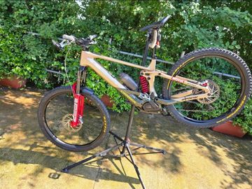 Tweedehands Orbea WILD H10 2025 2025 Mountainbike — afbeelding 1 van 3