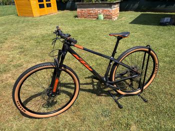 Gebrauchtes KTM MYROON COMP 29 2025 2025 Mountainbike, Schwarz, 29 — Bild 8 von 9