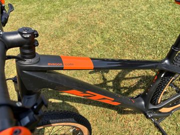 Gebrauchtes KTM MYROON COMP 29 2025 2025 Mountainbike, Schwarz, 29 — Bild 9 von 9