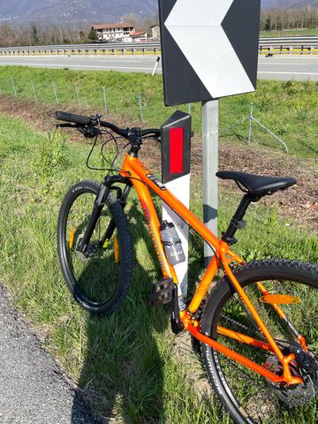 Cannondale Trail 6 2023 2023 Mountainbike d'occasion — image 1 sur 4