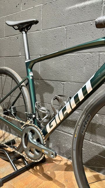 Gebrauchtes Giant Defy Advanced 3 2024 2024 Road & Gravel, Grün — Bild 2 von 3