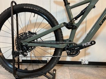 Tweedehands Specialized Stumpjumper EVO SRAM NX 2025 Mountainbike — afbeelding 2 van 5