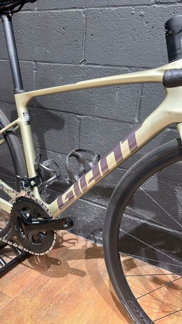 Tweedehands Giant Defy Advanced 2 2025 2025 Road & Gravel — afbeelding 2 van 3