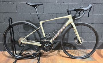 Giant Defy Advanced 2 2025 2025 Road & Gravel usato