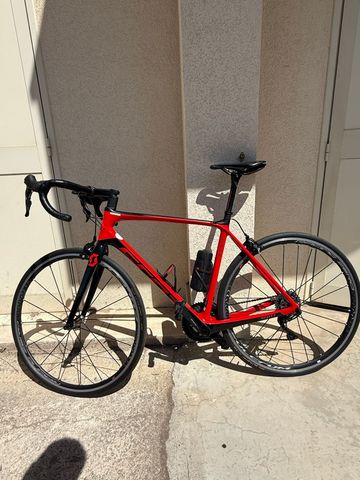 Used Scott Addict 20 2019 2019 Road & Gravel, Red — image 2 of 7