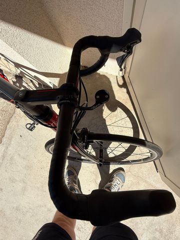 Used Scott Addict 20 2019 2019 Road & Gravel, Red — image 7 of 7