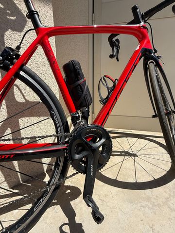 Used Scott Addict 20 2019 2019 Road & Gravel, Red — image 3 of 7