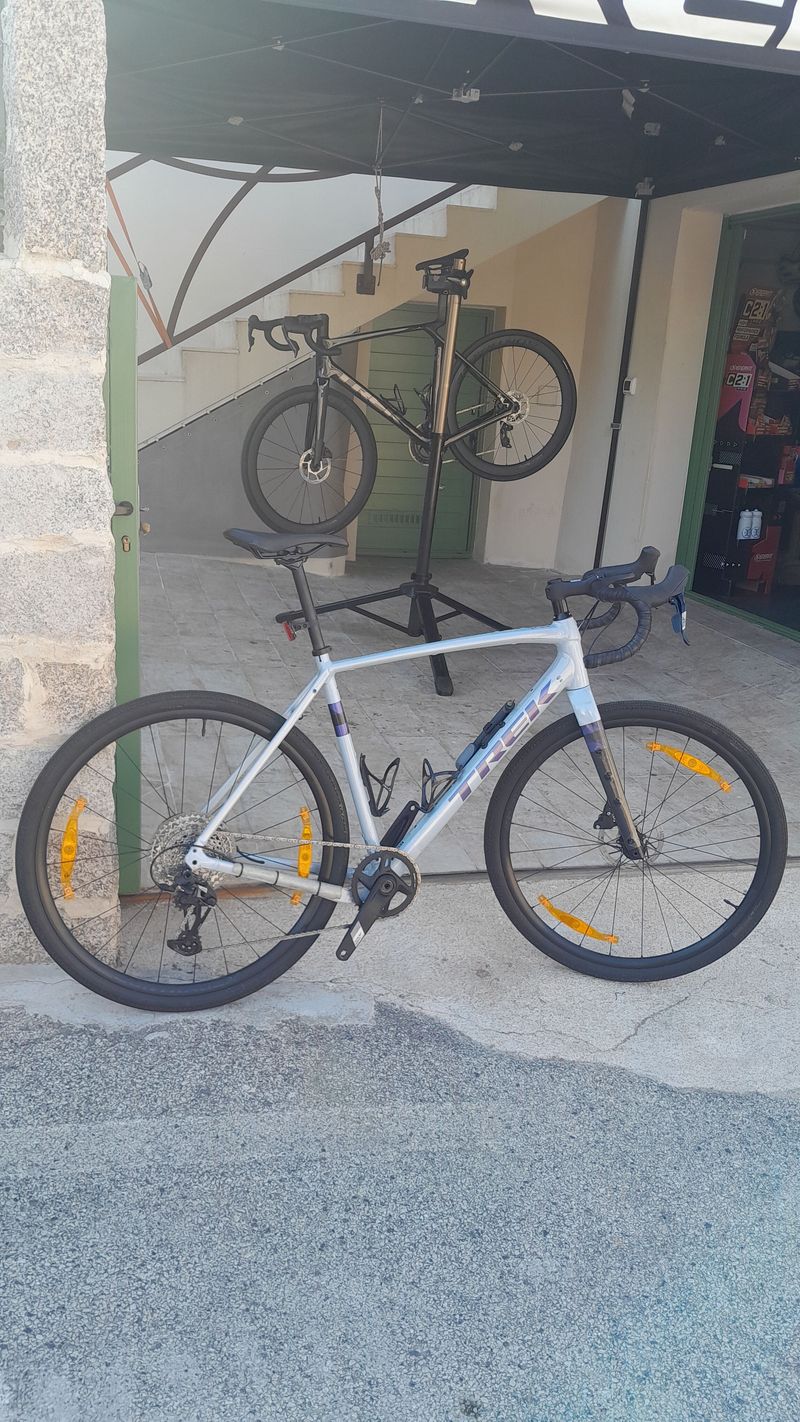 Used Trek Checkpoint ALR 5 2024 2024 Road & Gravel