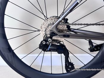 Použité Elves Custom Shimano 105 Di2 2023 Road & Gravel — obrázek 4 z 11