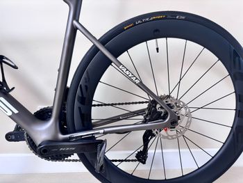 Použité Elves Custom Shimano 105 Di2 2023 Road & Gravel — obrázek 10 z 11