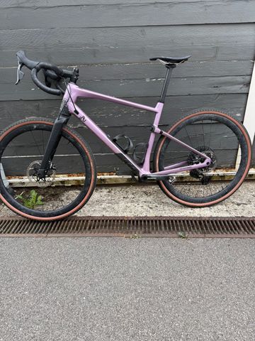 Gebrauchtes BMC URS 01 LT ONE 2024 2024 Road & Gravel, Violett — Bild 1 von 4