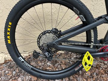 Used Canyon Neuron CF 8 — US 2021 2021 Mountainbike, Black, 27.5, 29 — image 6 of 14