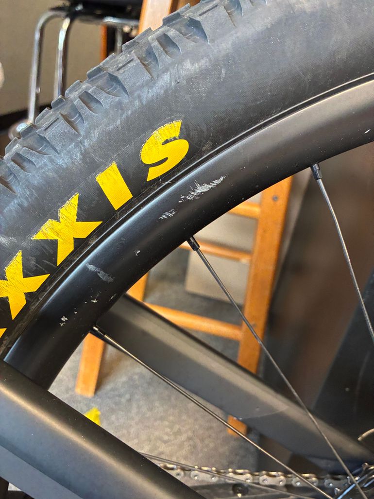 Used Canyon Neuron CF 8 — US 2021 2021 Mountainbike, Black, 27.5, 29 — image 10 of 14