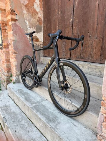 Używany Scott Addict RC 15 2023 2023 Road & Gravel — zdjęcie 6 z 19