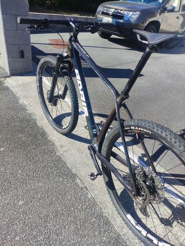 Adris Custom Shimano Deore 2024 Mountainbike de segunda mano, Rojo — imagen 10 de 10