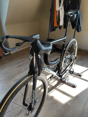 Tweedehands Sworks sl8 Custom Shimano Dura Ace Di2 2025 Road & Gravel — afbeelding 8 van 12