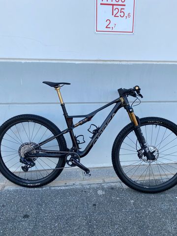 Gebrauchtes Orbea OIZ M-PRO 2024 2024 Mountainbike, Schwarz — Bild 1 von 9