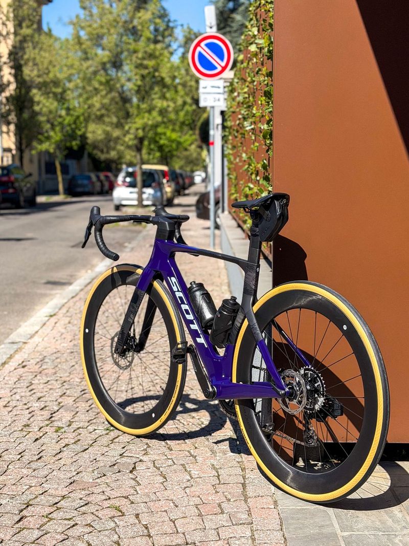 Używany Scott Foil RC Team 2026 2026 Road & Gravel — zdjęcie 1 z 3