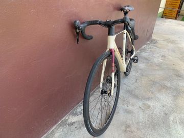 Used Orbea ORCA M30 2024 2024 Road & Gravel, White — image 7 of 11