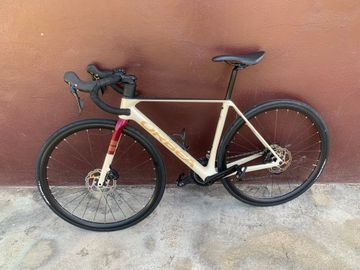 Used Orbea ORCA M30 2024 2024 Road & Gravel, White — image 1 of 11