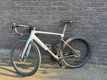 Używany Scott Addict RC Pro 2026 2026 Road & Gravel — zdjęcie 2 z 10