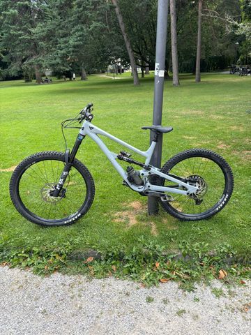 Tweedehands YT Custom SRAM GX Eagle 2024 MTB