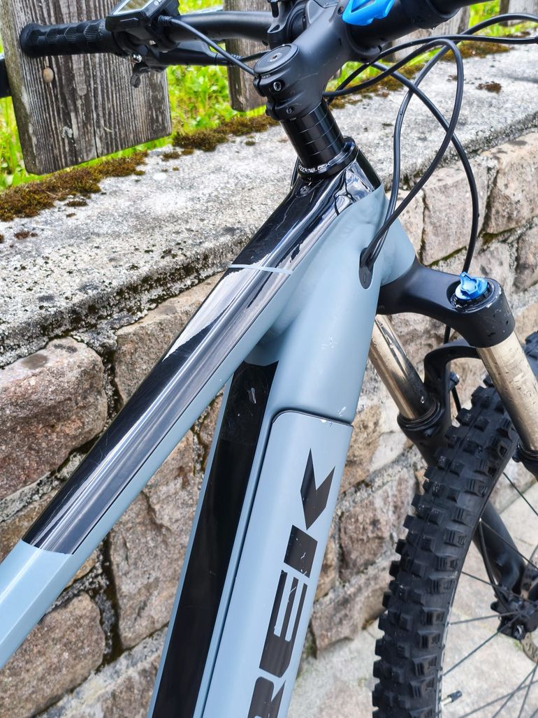 Brugt Trek Powerfly FS 4 G2 2020 2020 Mountainbike — billede 10 af 13