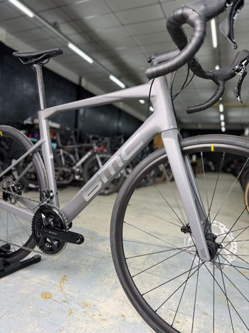 Brugt BMC Roadmachine FIVE Carbon 2025 Road & Gravel — billede 3 af 12