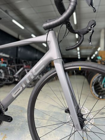 Brugt BMC Roadmachine FIVE Carbon 2025 Road & Gravel — billede 4 af 12