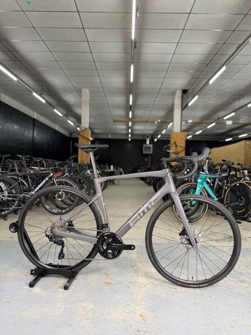 Käytetty BMC Roadmachine FIVE Carbon 2025 Road & Gravel — kuva 1 / 12