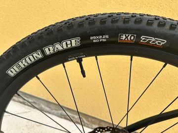 Giant XTC SLR 29 2 2022 2022 Mountainbike usato, Nero — immagine 9 di 11