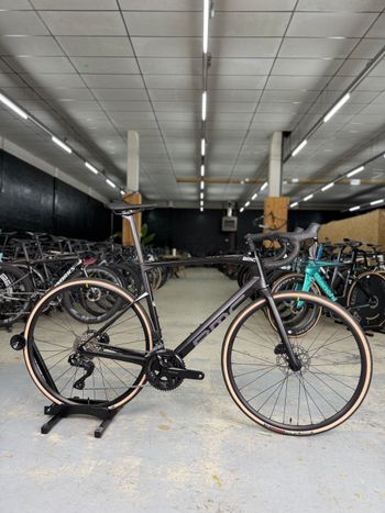 Tweedehands BMC Roadmachine FOUR 2024 2024 Racefiets & gravel