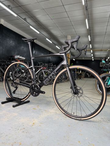 Used BMC Roadmachine FOUR 2024 2024 Road & Gravel, Black — image 2 of 12