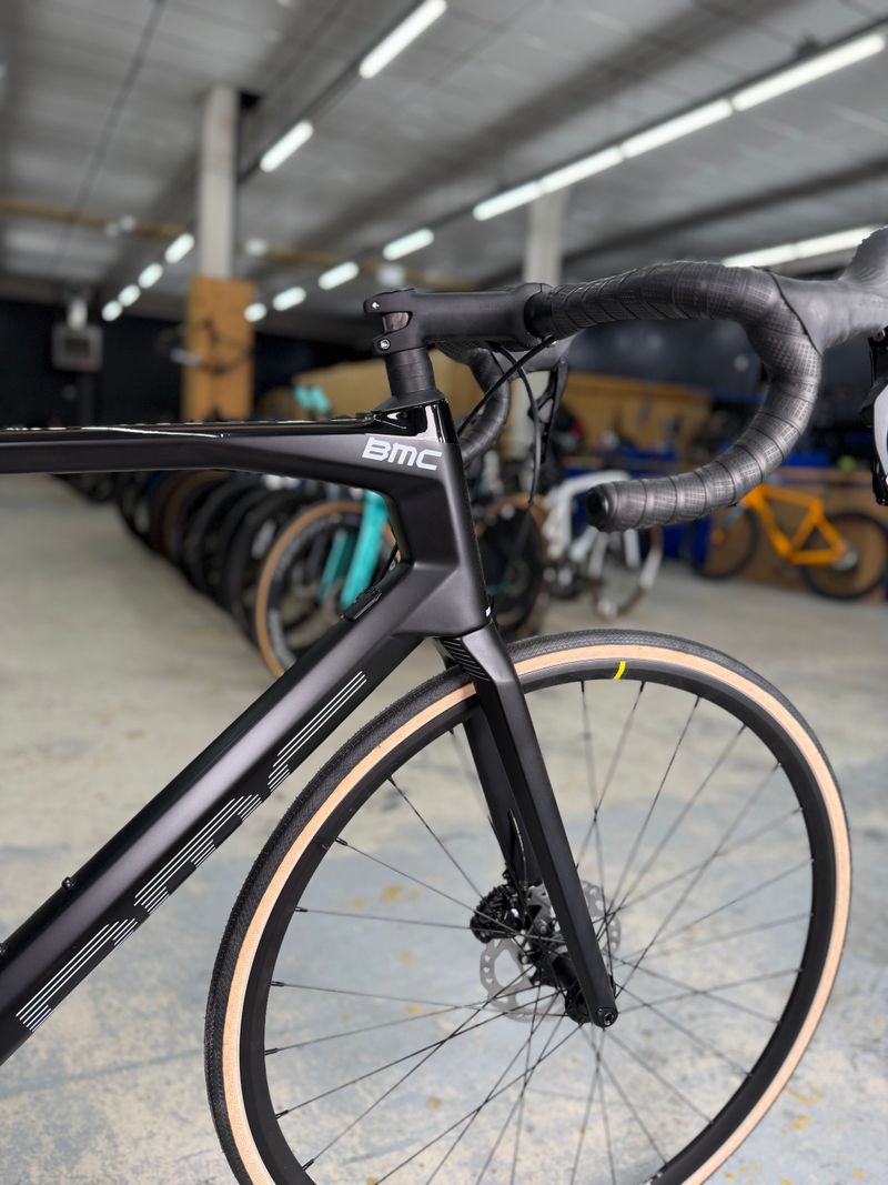 Used BMC Roadmachine FOUR 2024 2024 Road & Gravel, Black — image 6 of 12