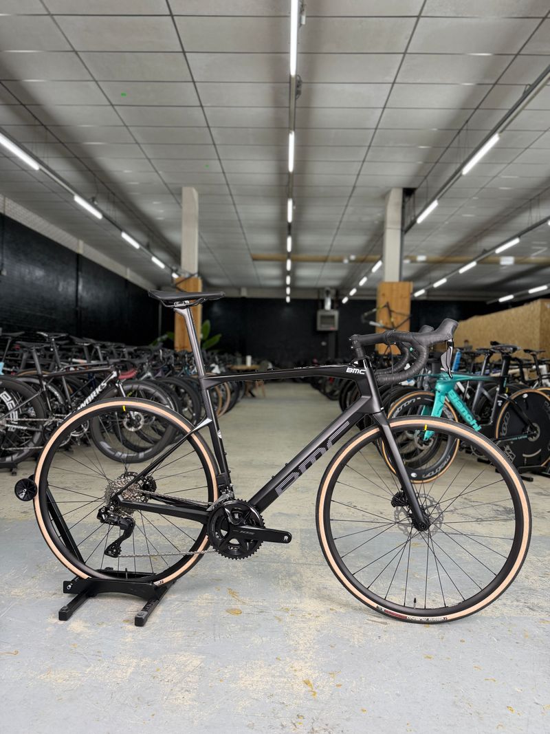 Used BMC Roadmachine FOUR 2024 2024 Road & Gravel, Black — image 1 of 12