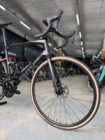 Used BMC Roadmachine FOUR 2024 2024 Road & Gravel, Black — image 3 of 12
