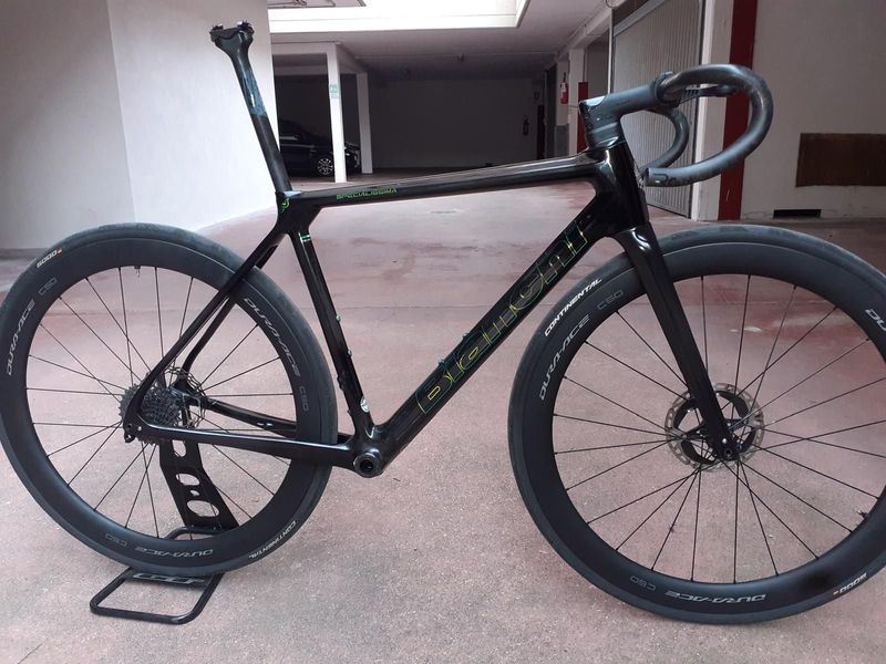 Bianchi Specialissima - Dura Ace Di2 2023 Frameset 2023 Road & Gravel d'occasion