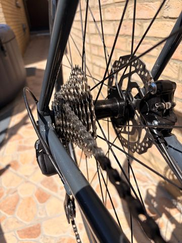 Used CUBE ATTAIN SL 2022 2022 Road & Gravel, Black — image 3 of 3