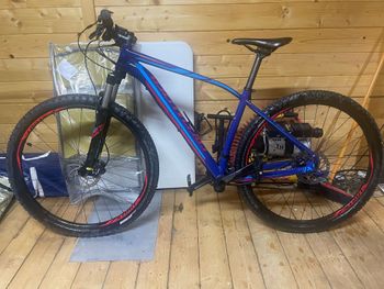 29" Specialized Rochopper Expert 29" taglia L colore blu. Custom SRAM X5 2015 MTB usato