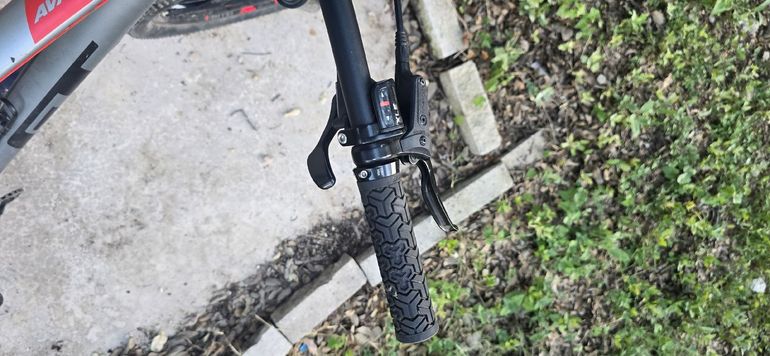 Used GT Avalanche Comp 29 2019 2019 Mountainbike, Light Gray, 29 — image 6 of 13