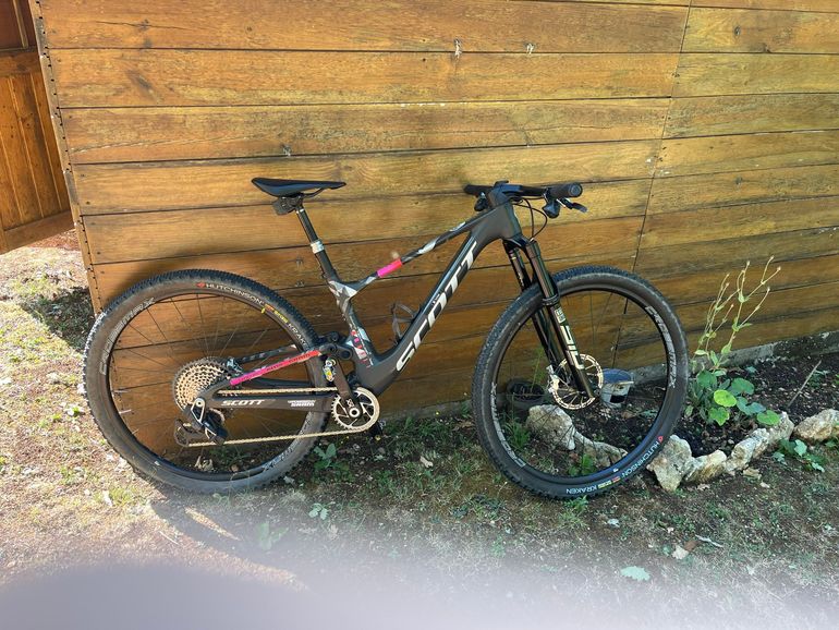 Brugt Scott Spark RC Team 2025 Mountainbike — billede 5 af 13