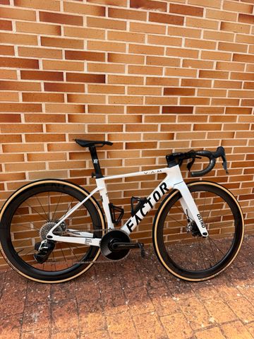 Used Factor OSTRO VAM - SRAM Red w/ Power Meter - New 2025 2025 Road & Gravel