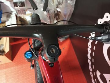 Used Trek Procaliber 9.8 2023 2023 Mountainbike, Red, 29 — image 8 of 12