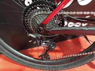 Used Trek Procaliber 9.8 2023 2023 Mountainbike, Red, 29 — image 3 of 12