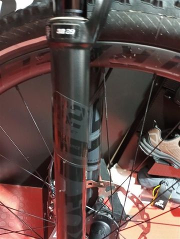 Used Trek Procaliber 9.8 2023 2023 Mountainbike, Red, 29 — image 6 of 12