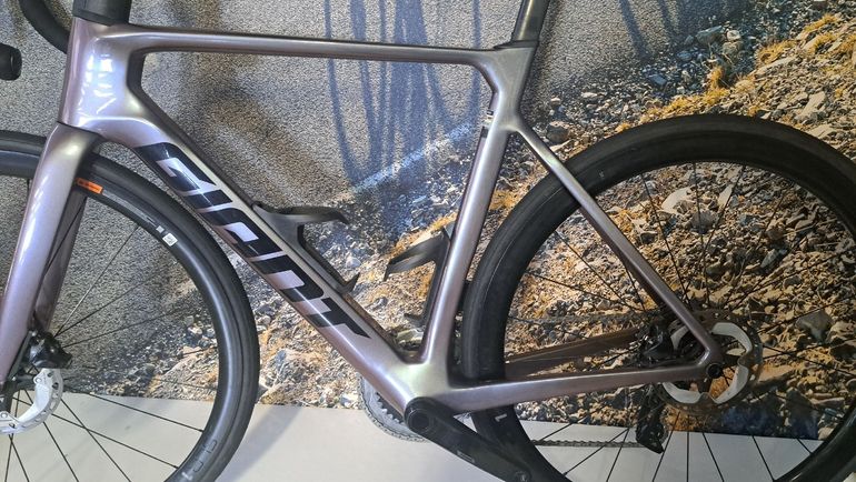 Giant Propel Advanced 1 2023 2023 Road & Gravel usato, Grigio chiaro — immagine 2 di 9