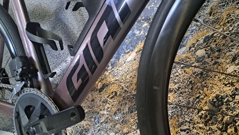 Giant Propel Advanced 1 2023 2023 Road & Gravel usato, Grigio chiaro — immagine 7 di 9