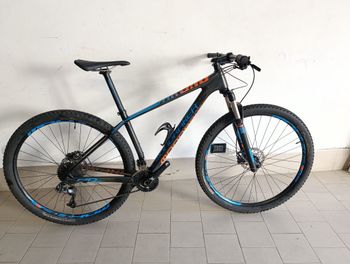 Brugt Mondraker Chrono Carbon 29er Black / Blue / Orange 2017 MTB