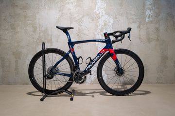 Pinarello Dogma F12 Disk Grenadier RED ETAP AXS DISK 2021 Road & Gravel d'occasion
